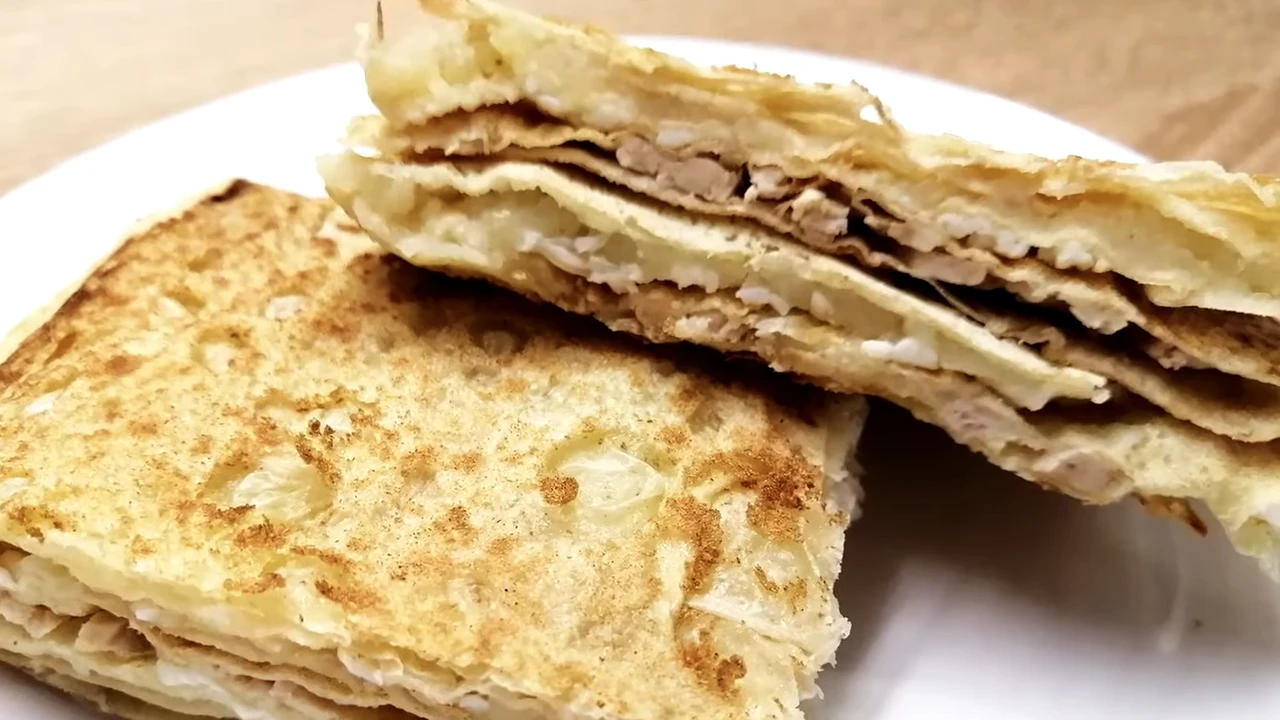 Пирог с куриной колбасой