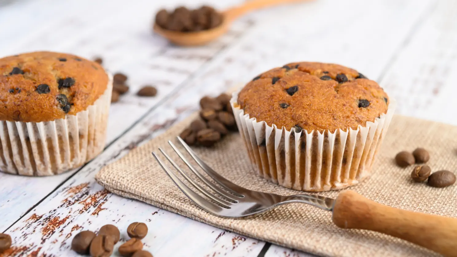 Кекс на столе