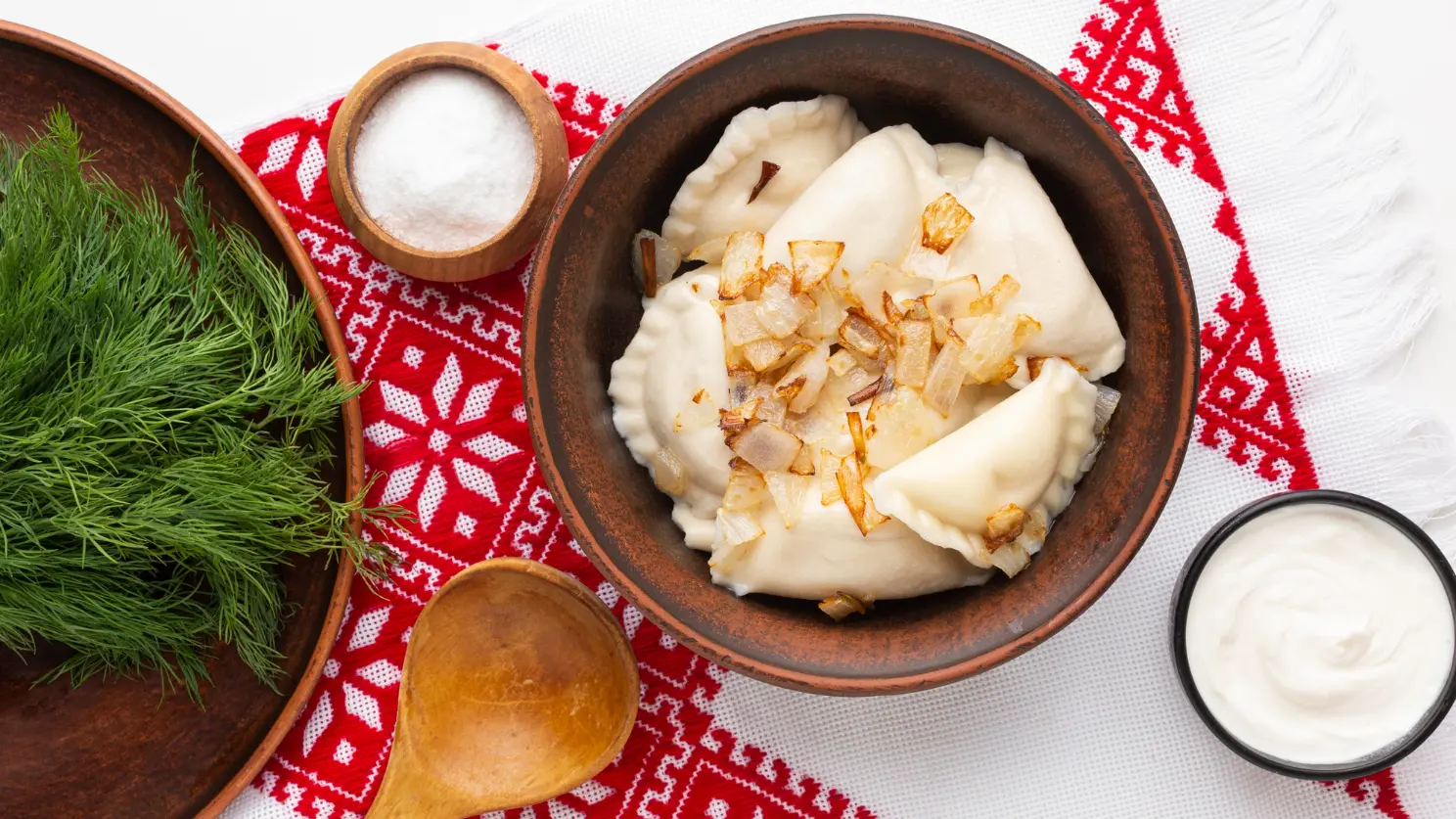 Вареники со сметаной