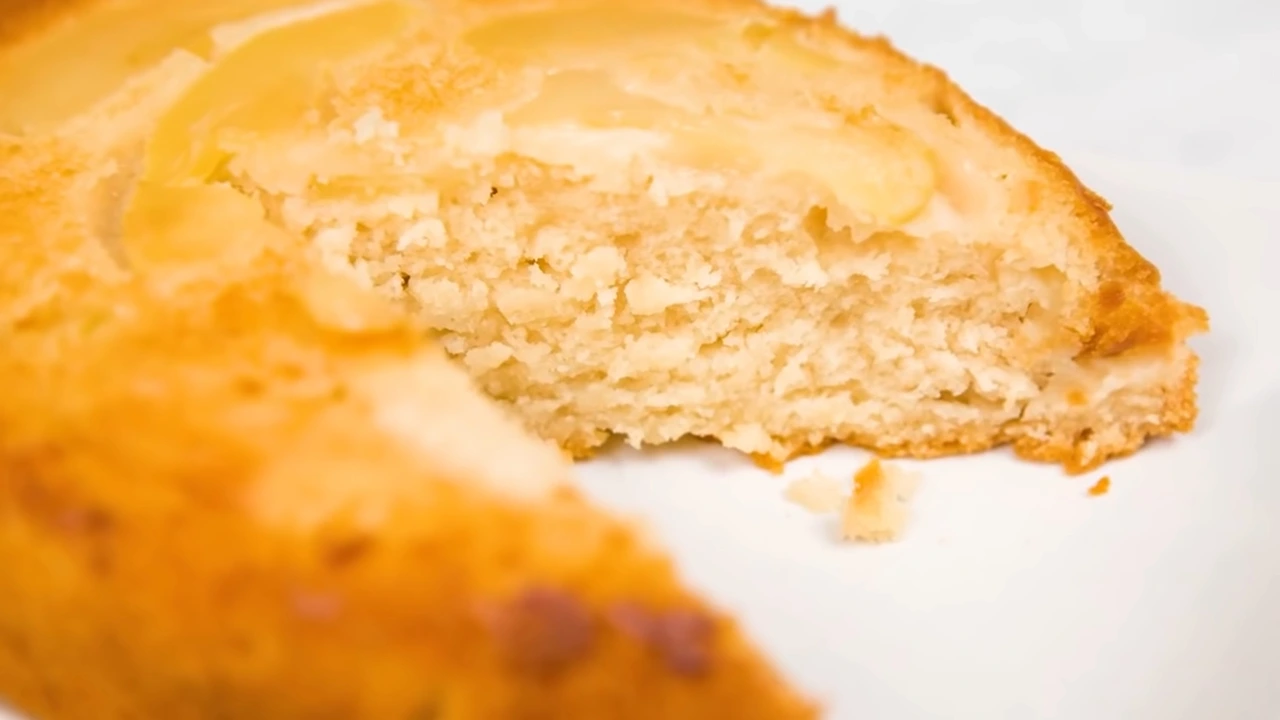 Постная нежнейшая шарлотка