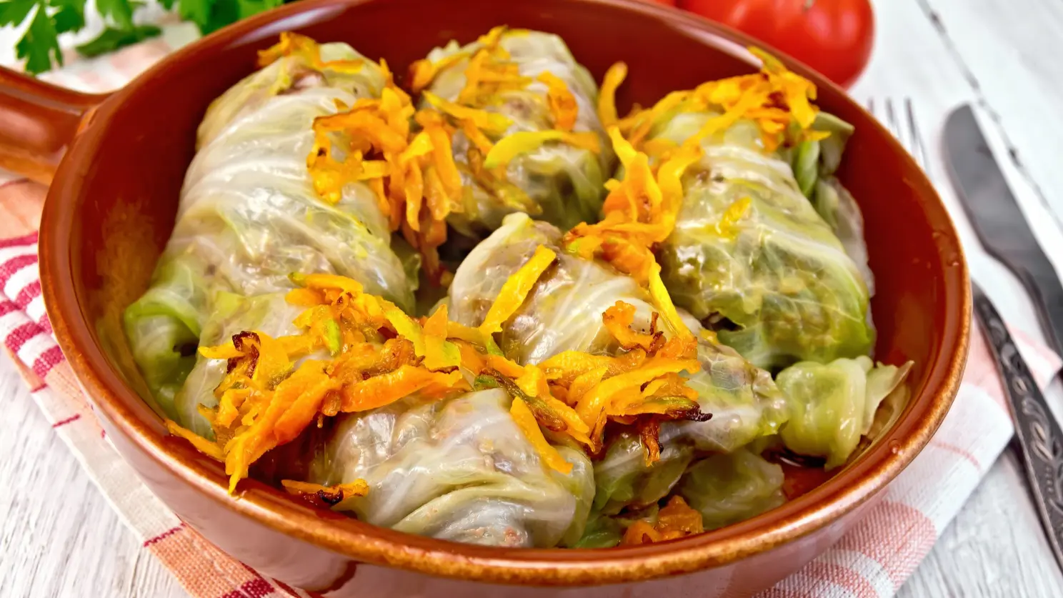 Готовые голубцы из пекинской капусты