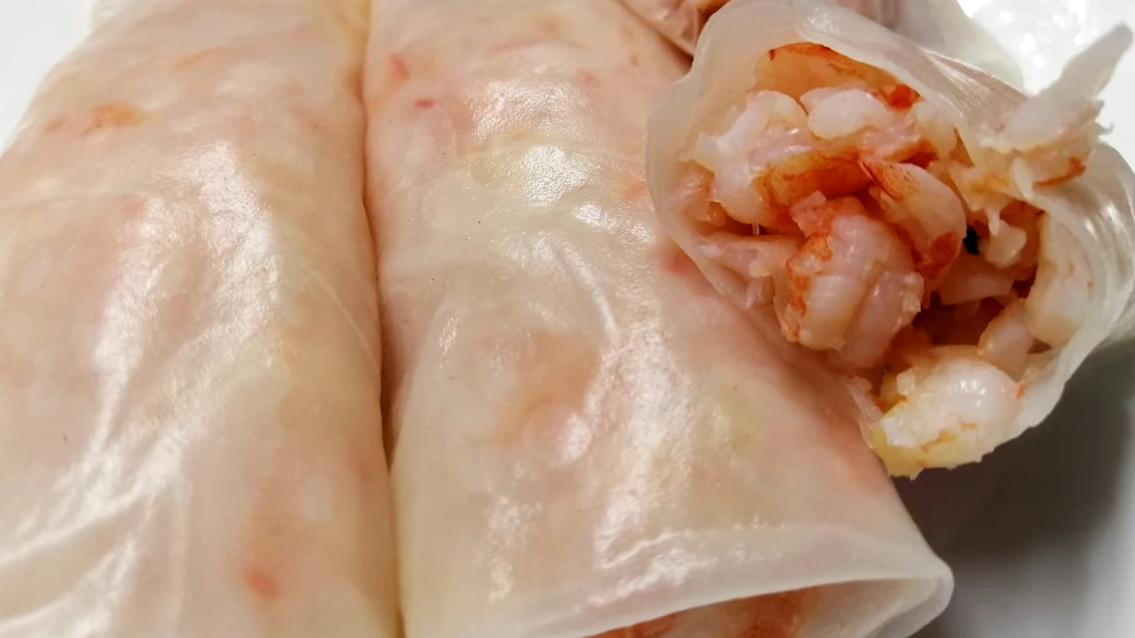 Роллы из рисовой бумаги с креветками