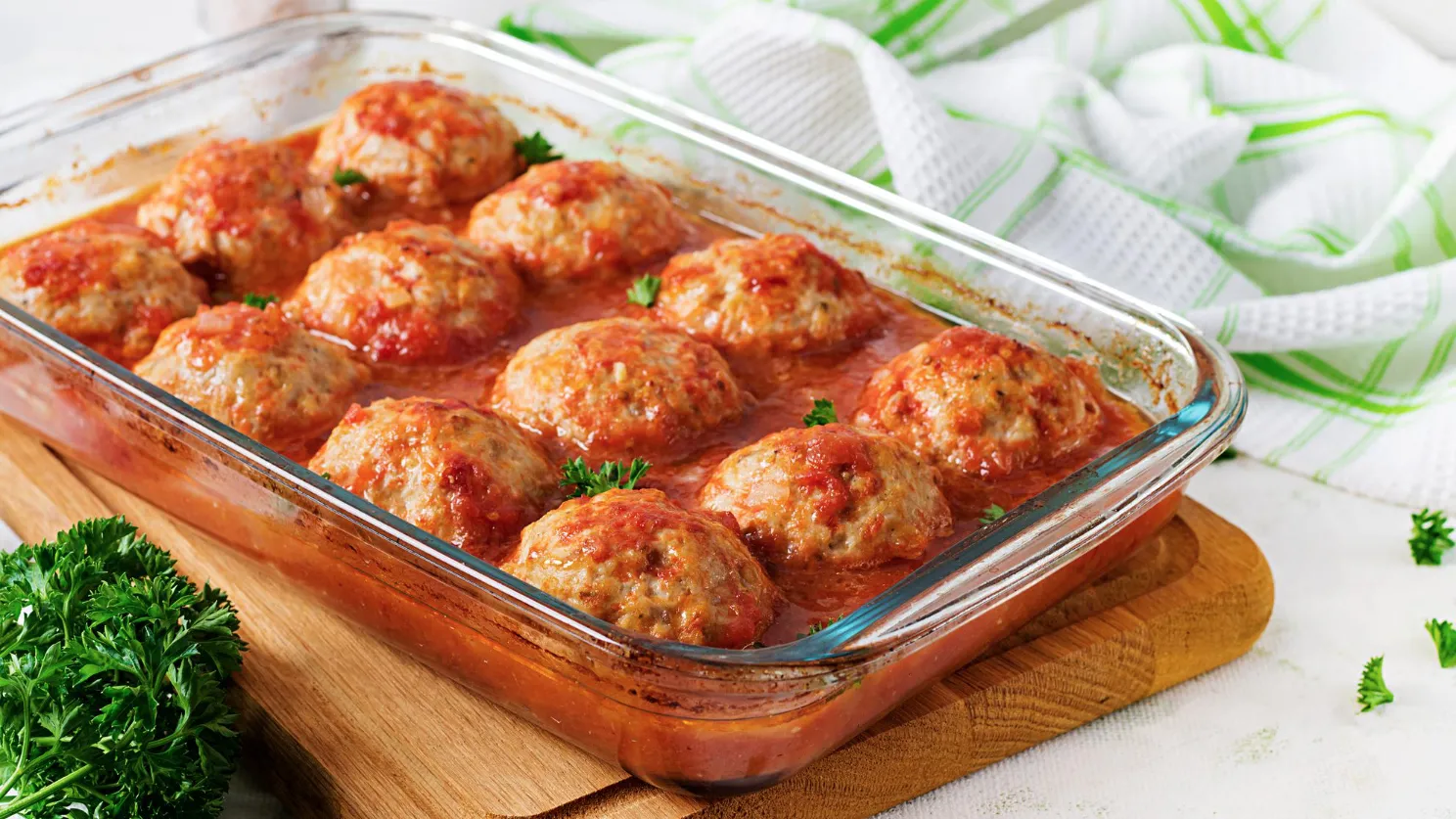 Томление тефтелей в соусе