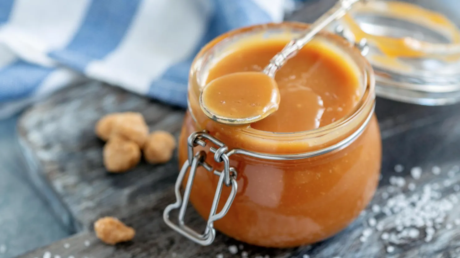 Готовая соленая карамель